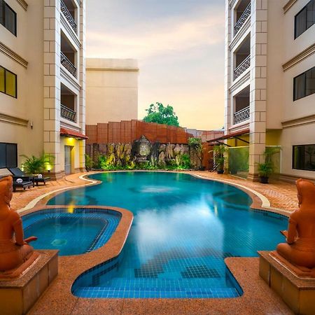 ดราก้อน รอยัล อังกอร์ Hotel เสียมราฐ ภายนอก รูปภาพ