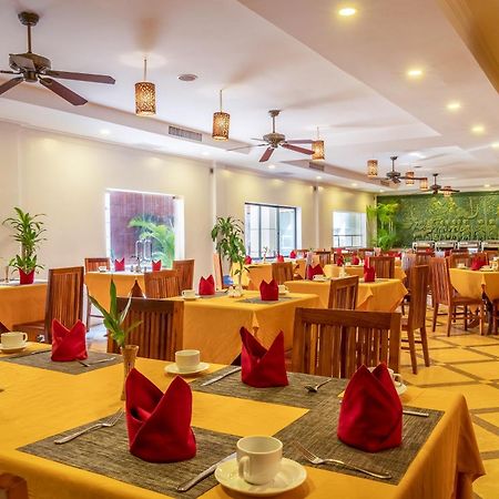 ดราก้อน รอยัล อังกอร์ Hotel เสียมราฐ ภายนอก รูปภาพ