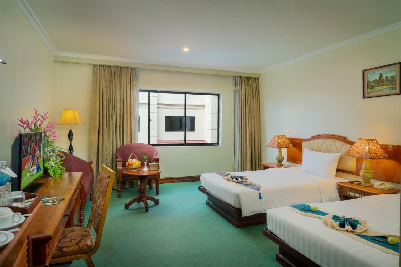 ดราก้อน รอยัล อังกอร์ Hotel เสียมราฐ ภายนอก รูปภาพ