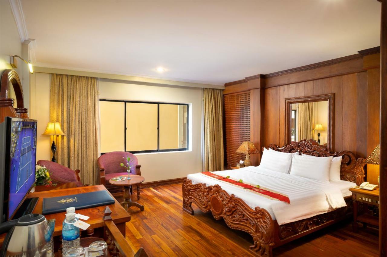 ดราก้อน รอยัล อังกอร์ Hotel เสียมราฐ ภายนอก รูปภาพ