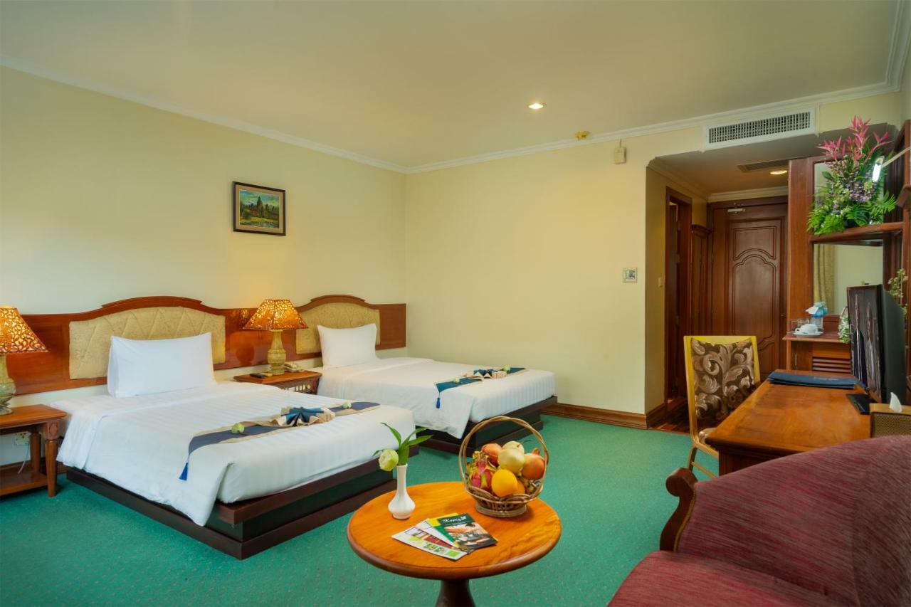 ดราก้อน รอยัล อังกอร์ Hotel เสียมราฐ ภายนอก รูปภาพ