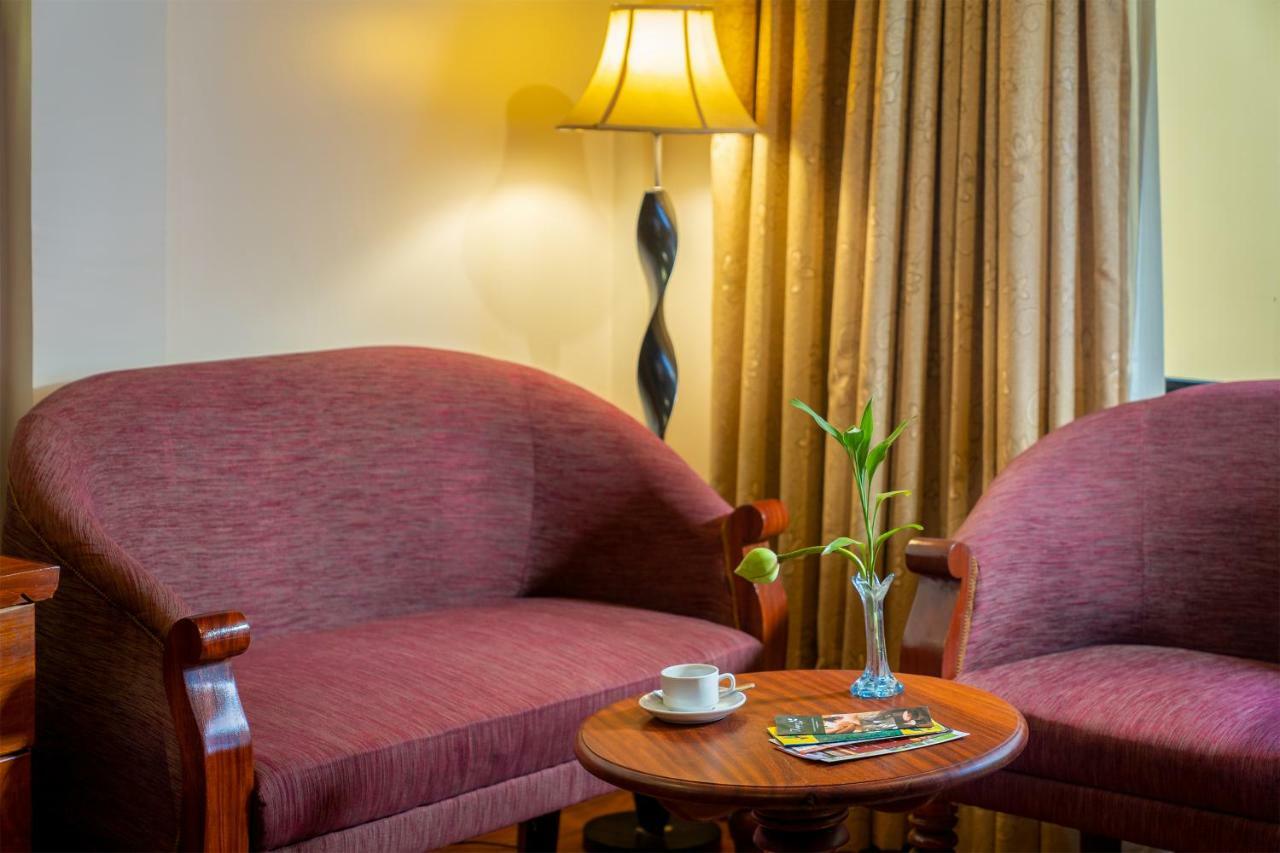 ดราก้อน รอยัล อังกอร์ Hotel เสียมราฐ ภายนอก รูปภาพ