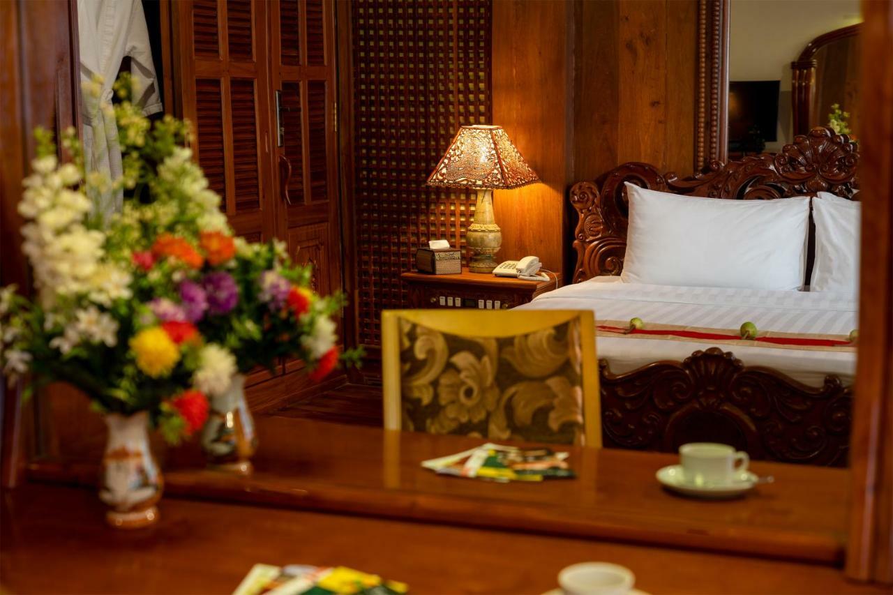 ดราก้อน รอยัล อังกอร์ Hotel เสียมราฐ ภายนอก รูปภาพ