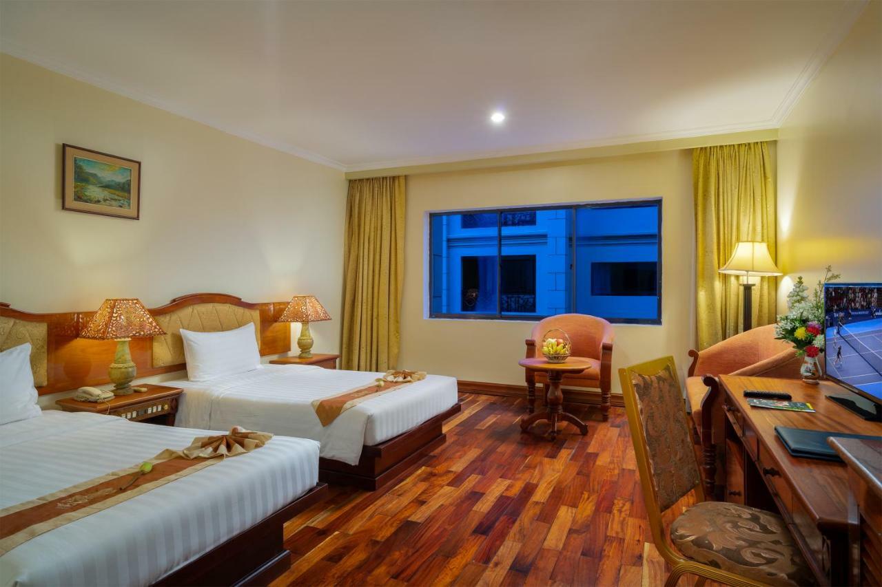 ดราก้อน รอยัล อังกอร์ Hotel เสียมราฐ ภายนอก รูปภาพ