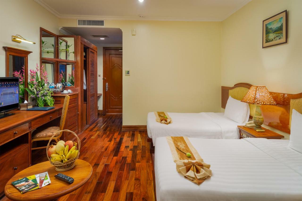 ดราก้อน รอยัล อังกอร์ Hotel เสียมราฐ ภายนอก รูปภาพ