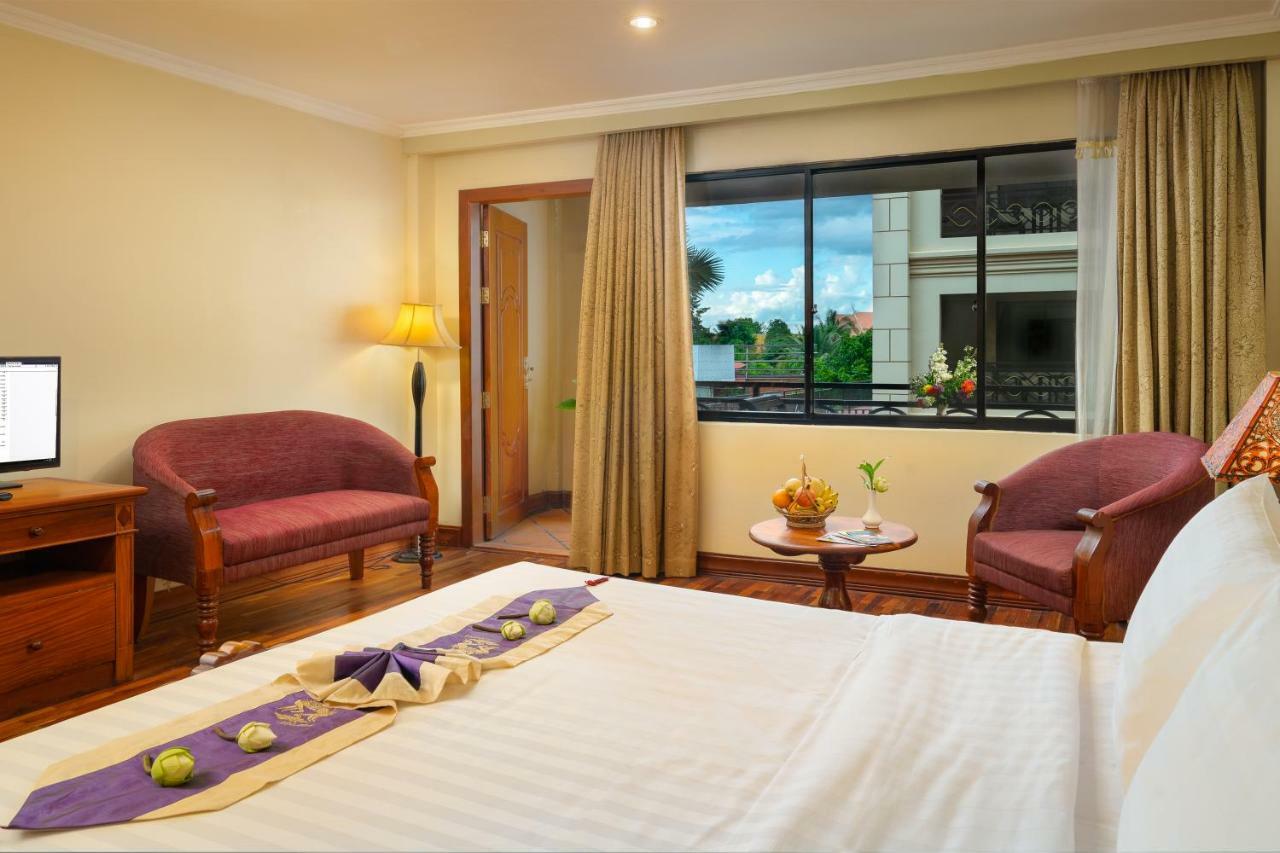 ดราก้อน รอยัล อังกอร์ Hotel เสียมราฐ ภายนอก รูปภาพ