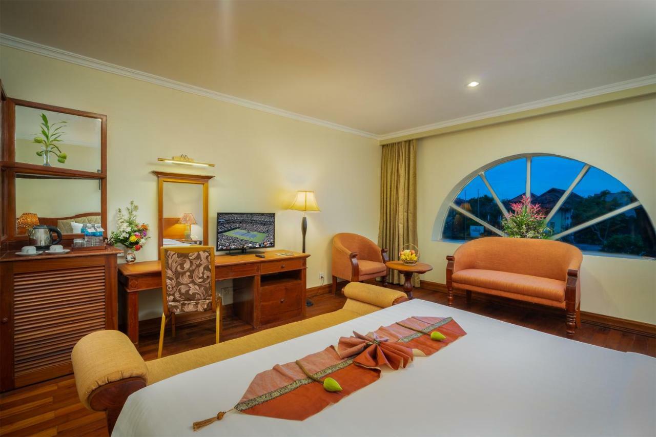 ดราก้อน รอยัล อังกอร์ Hotel เสียมราฐ ภายนอก รูปภาพ
