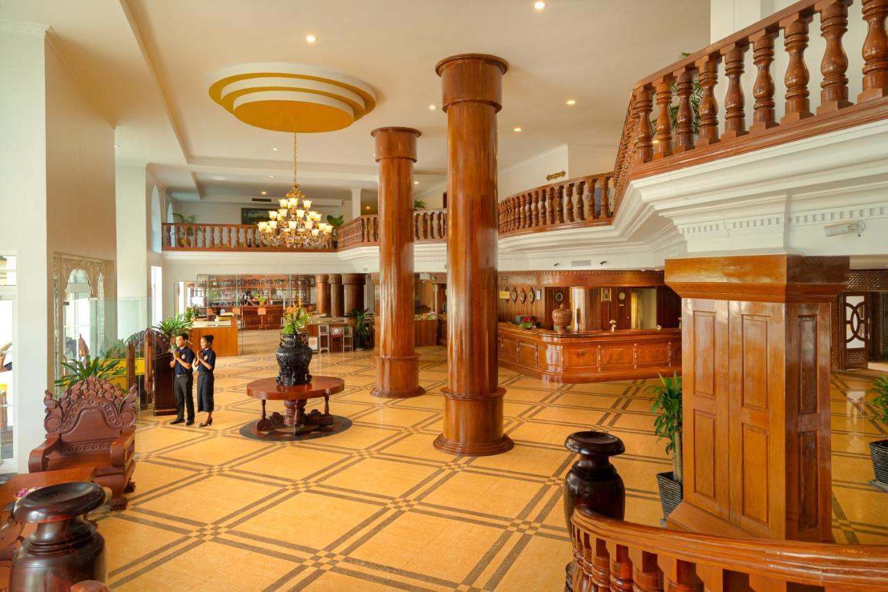 ดราก้อน รอยัล อังกอร์ Hotel เสียมราฐ ภายนอก รูปภาพ