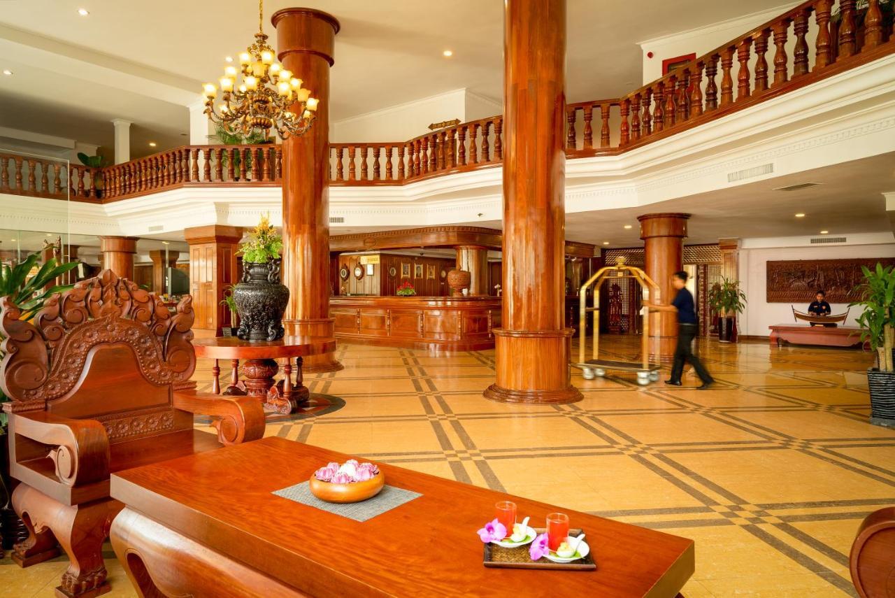 ดราก้อน รอยัล อังกอร์ Hotel เสียมราฐ ภายนอก รูปภาพ