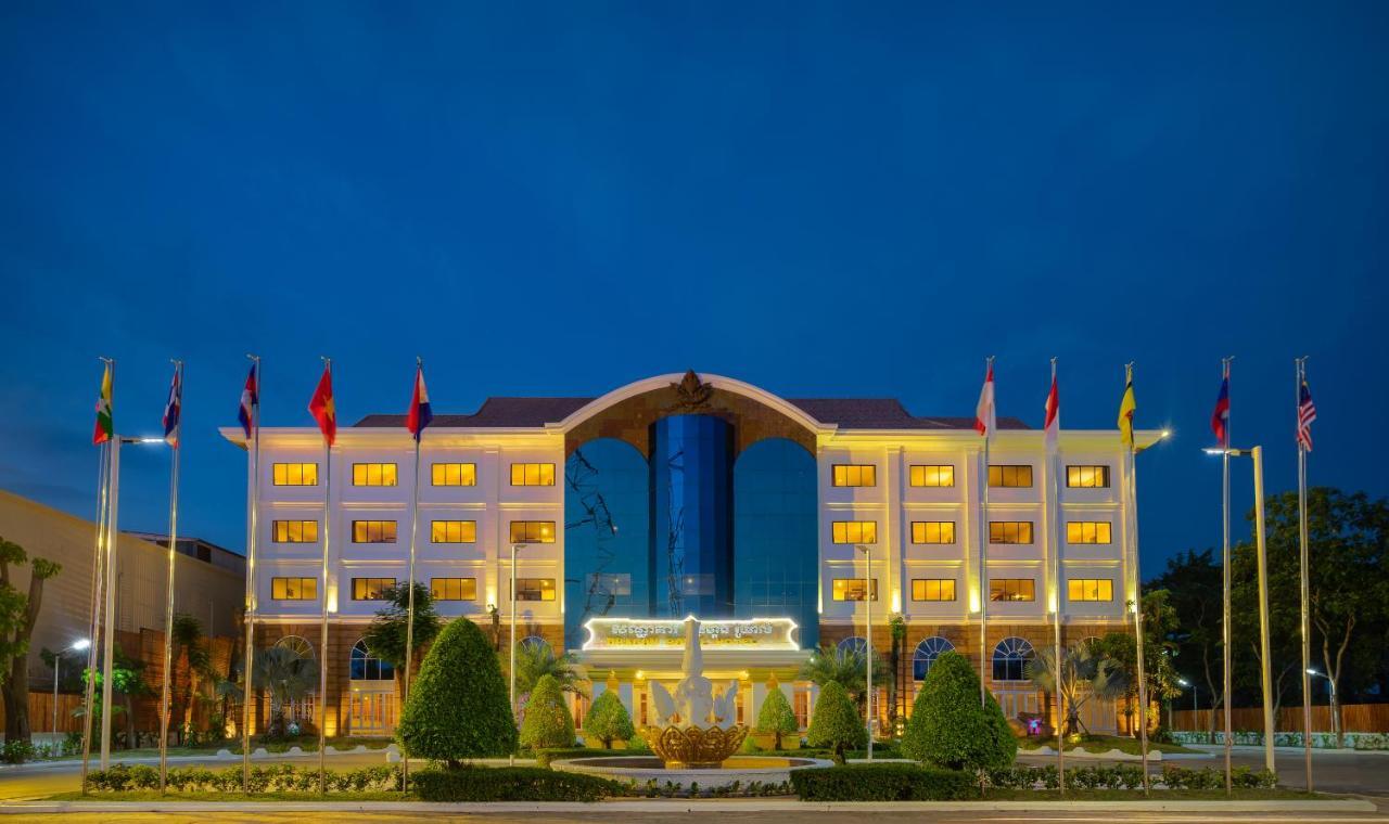 ดราก้อน รอยัล อังกอร์ Hotel เสียมราฐ ภายนอก รูปภาพ