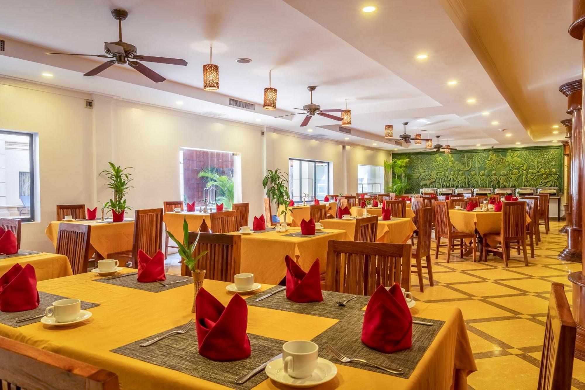 ดราก้อน รอยัล อังกอร์ Hotel เสียมราฐ ภายนอก รูปภาพ