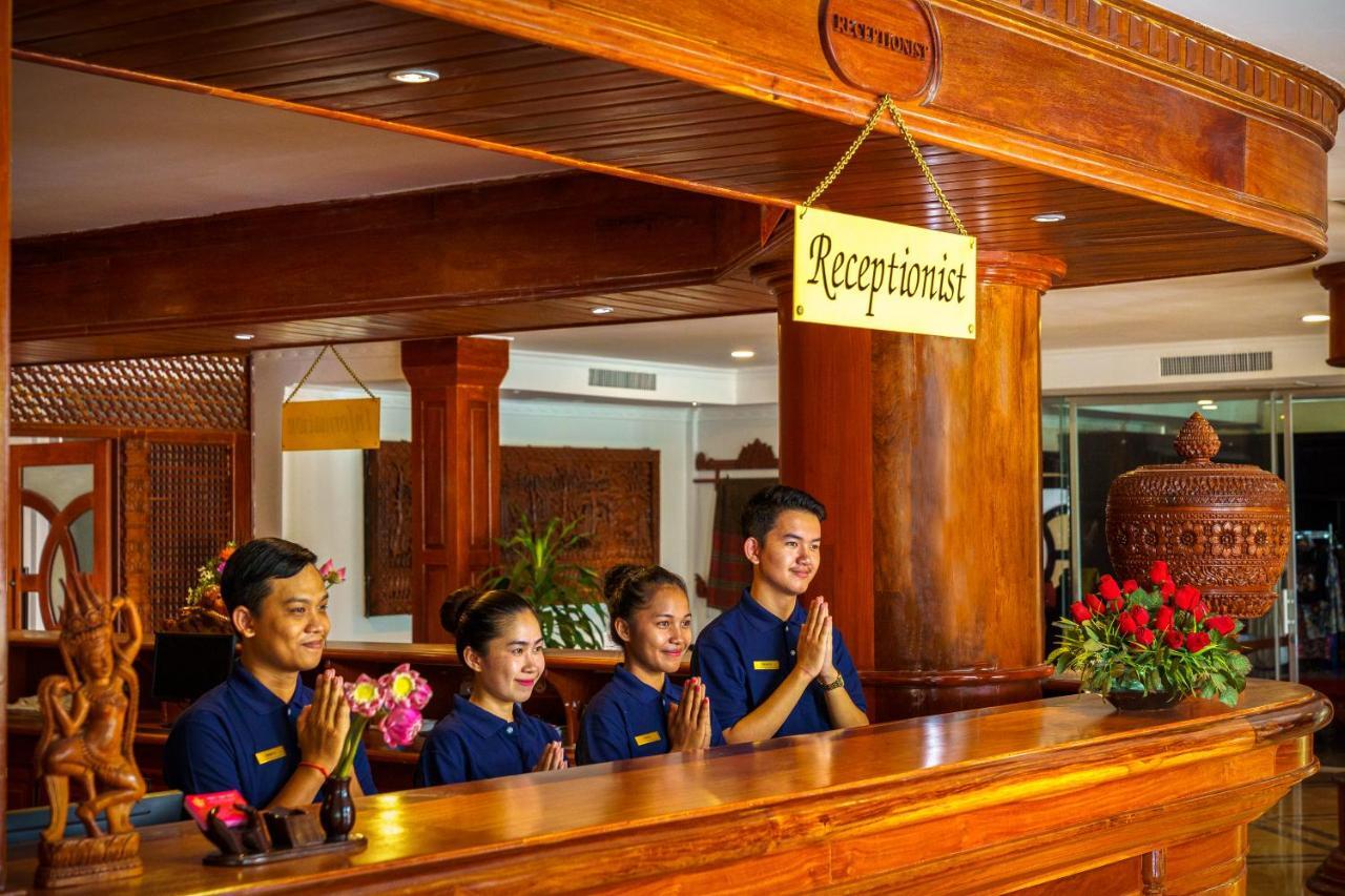 ดราก้อน รอยัล อังกอร์ Hotel เสียมราฐ ภายนอก รูปภาพ