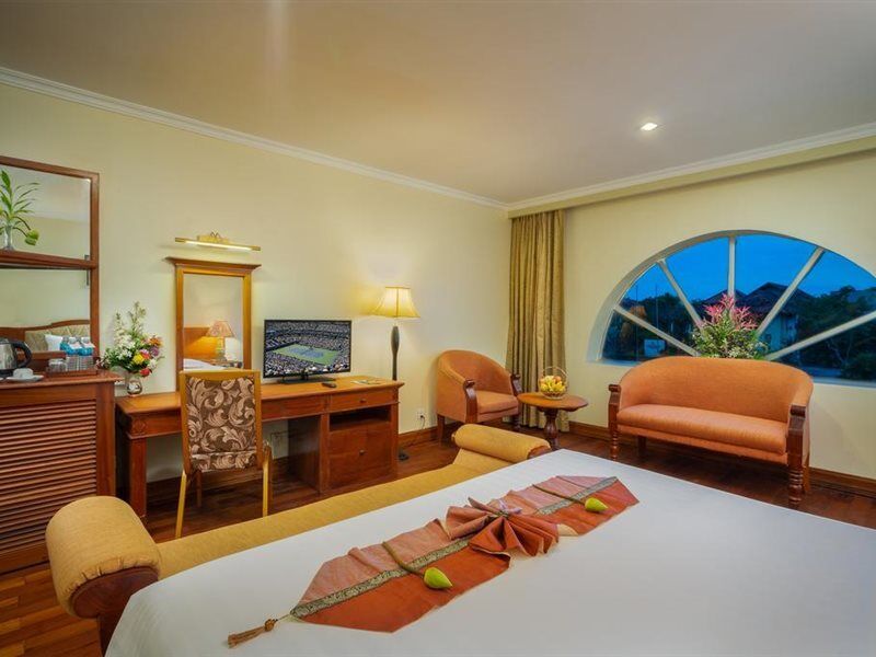ดราก้อน รอยัล อังกอร์ Hotel เสียมราฐ ภายนอก รูปภาพ